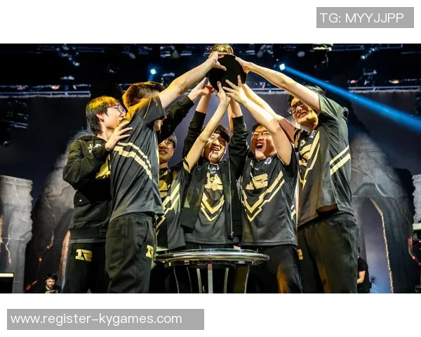 RNG战队展现无与伦比的耐力与毅力在英雄联盟赛场上的辉煌历程